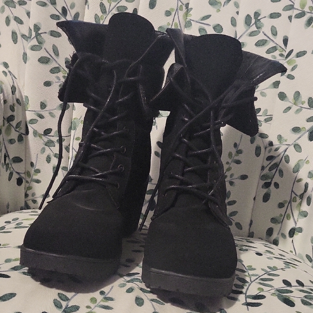 Stylish Black Women's Boots